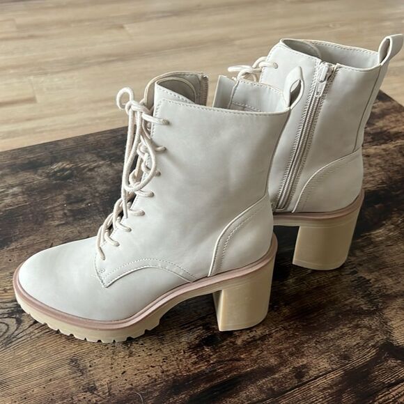 Dolce Vita DV • Jealous Block Heel Lug Boots - Picture 2 of 5